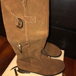 👢 Restricted boots